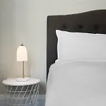 Chic 2Br Apartment With Artful Touches In Bondi